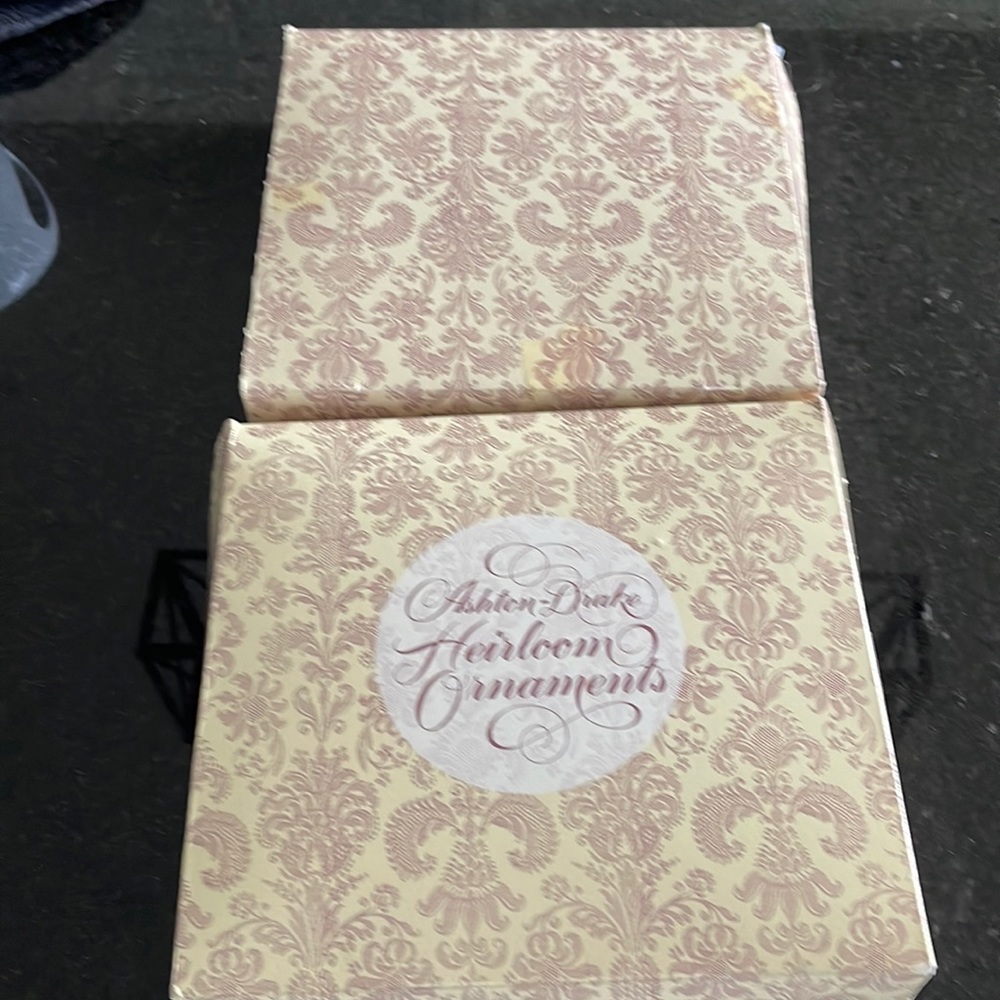 Brand new signed Aston-drake heirloom ornaments with authentication